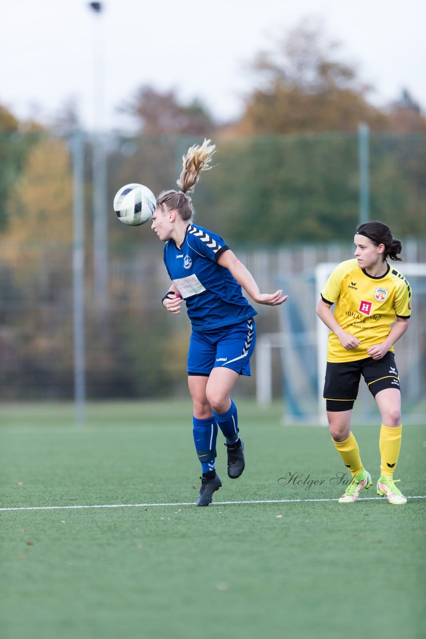 Bild 201 - F SSC Hagen Ahrensburg - SV Frisia 03 Risum-Lindholm : Ergebnis: 2:0